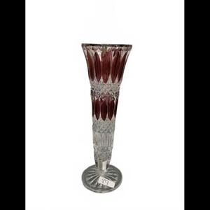 CRYSTAL GERMAN VASE DETAILS IN RED ELIZABETH HUTTE